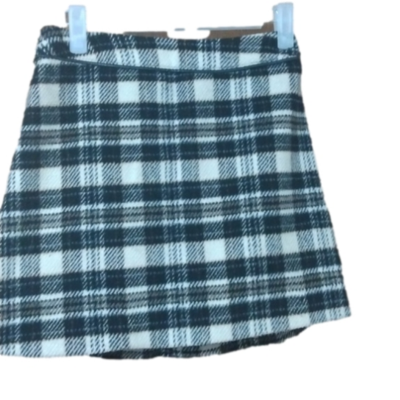 Abercrombie & Fitch Dresses & Skirts - Abercrombie &Fitch Plaid Mini Skirt size 00